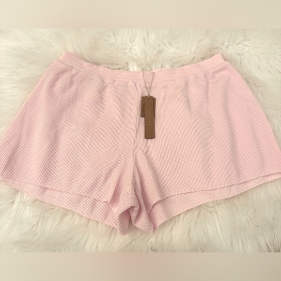 SKIMS Waffle Shorts - Picture 4 of 4